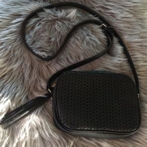 Like new! Black crossbody bag by Summer & Rose